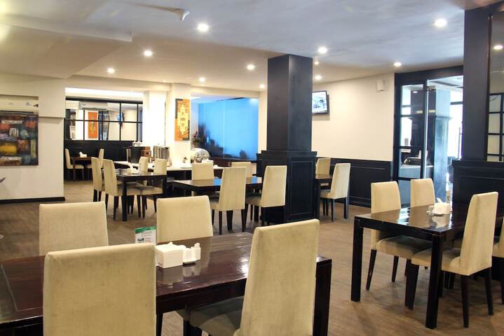 Dining Photos