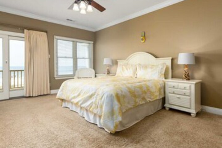 Room 32 of 35