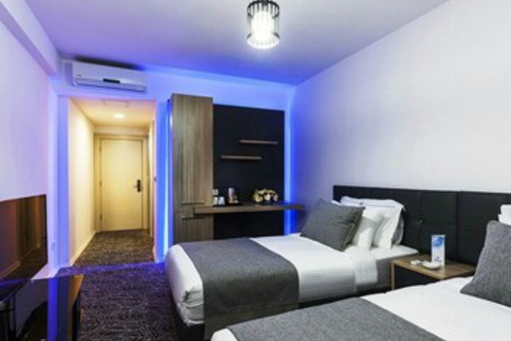 Live Suites