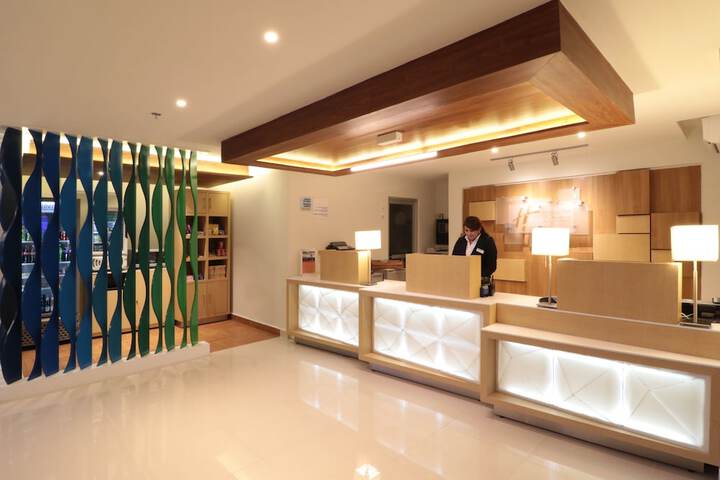 Hotel Interior 4 of 114