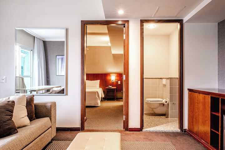 Room 106 of 240