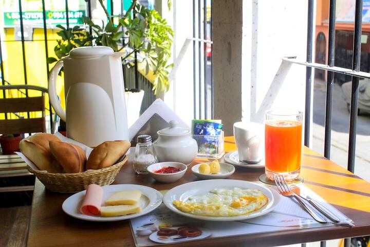 Breakfast/Coffee Service 21 of 23
