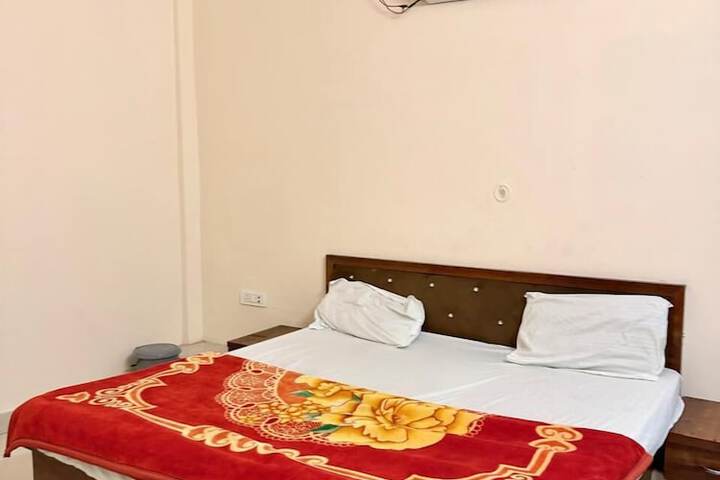 Room 19 of 32