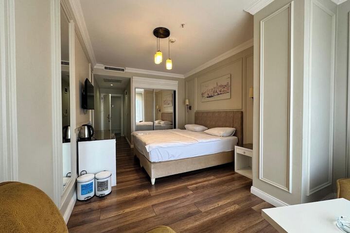 Room 14 of 38