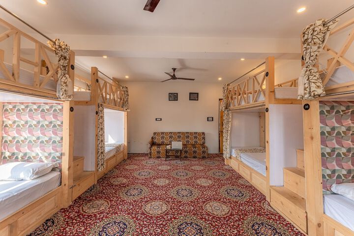 Room 5 of 38