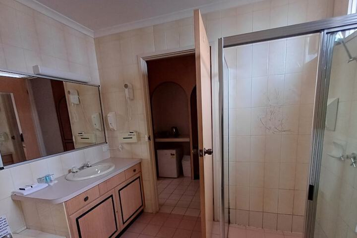 Room 23 of 47
