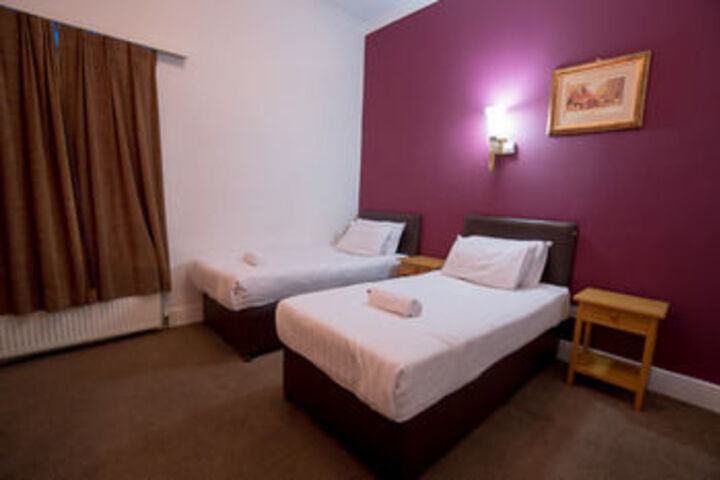 Room 14 of 28