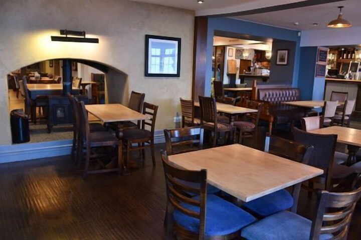 Lounge 19 of 26