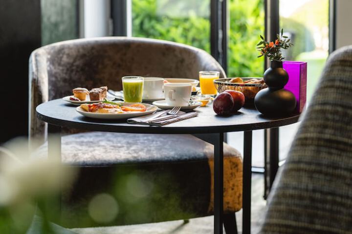 Breakfast/Coffee Service 63 of 87