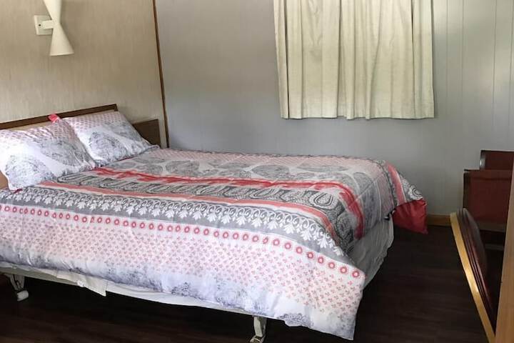 Room 32 of 49