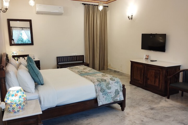 Room 15 of 64