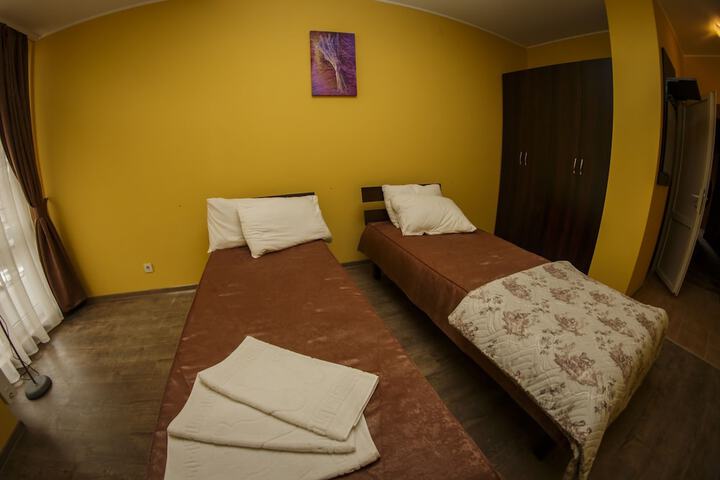 Room 13 of 60