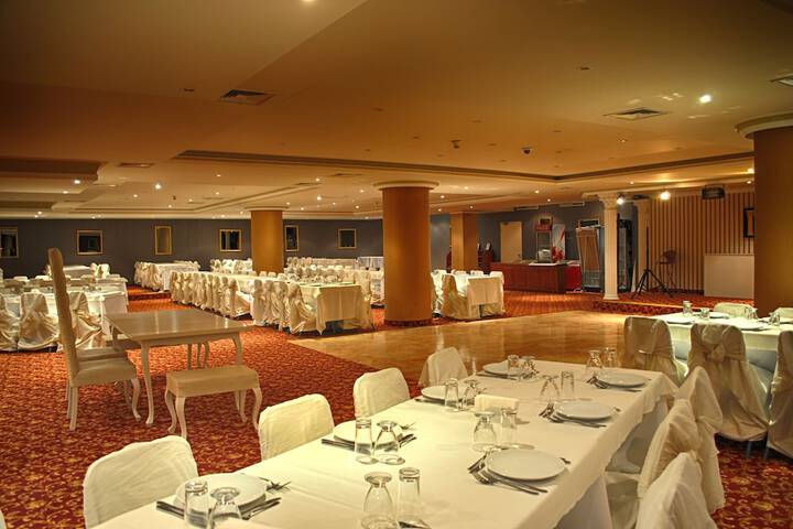 Food court