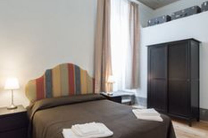 Room 9 of 21