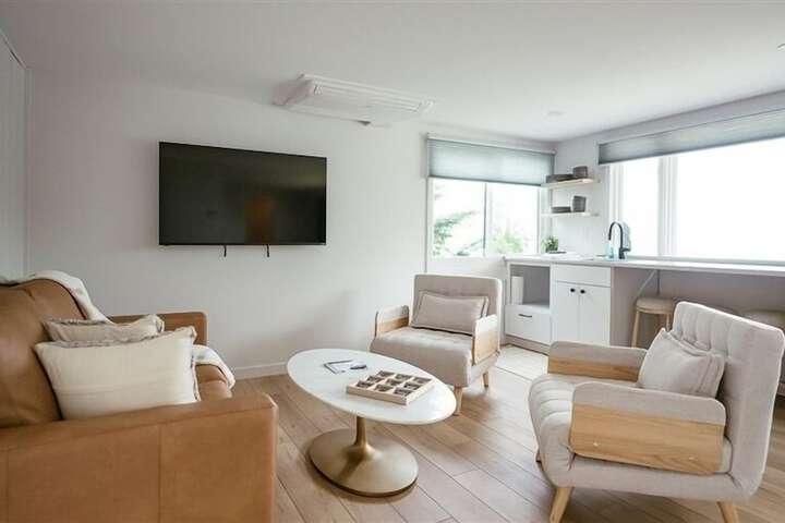 Lounge 399 of 510