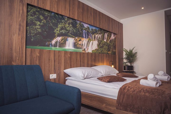 Room 3 of 16