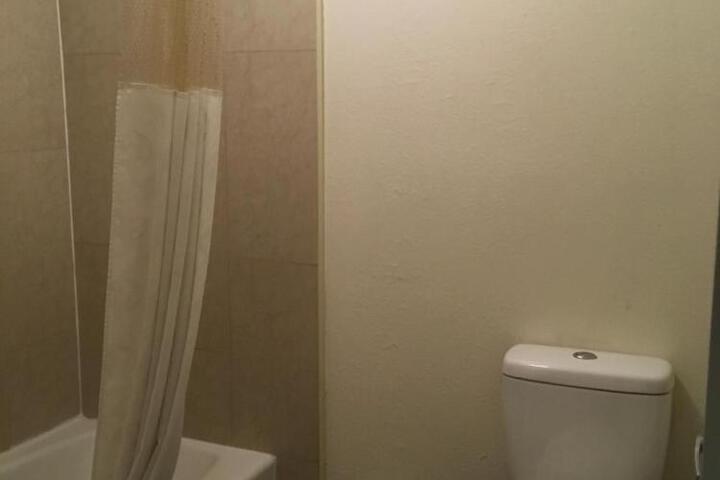 1 King Bed (5 of 26)