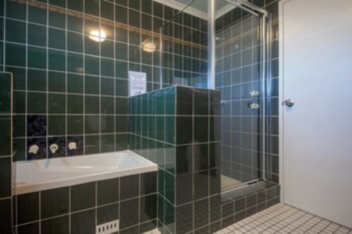 Room 4 of 21