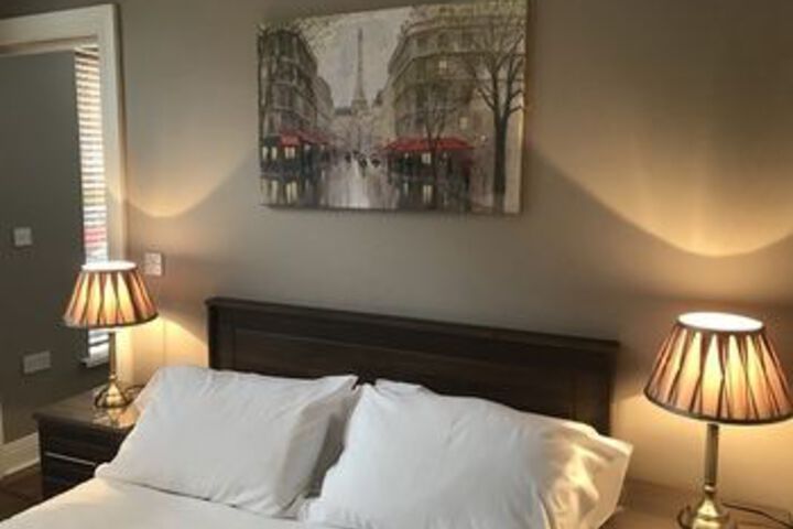 Room 6 of 16