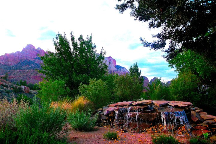 Hotel Exterior 19 of 25