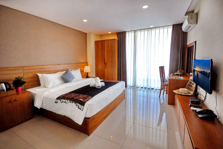 Room 43 of 230