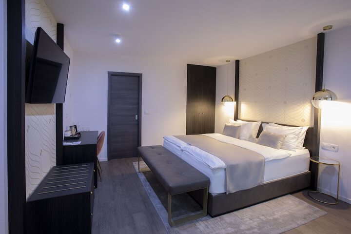 Room 11 of 53