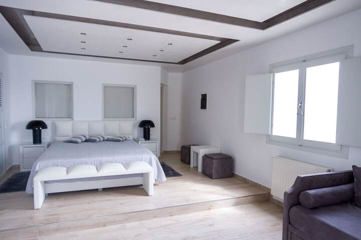 Room 9 of 295
