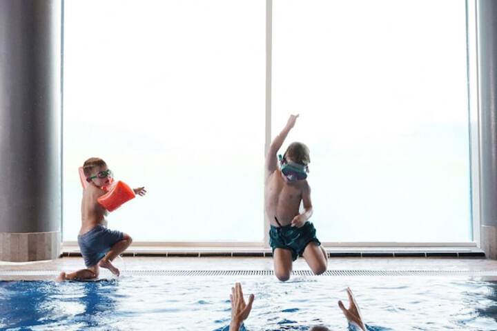 Hotel Pool