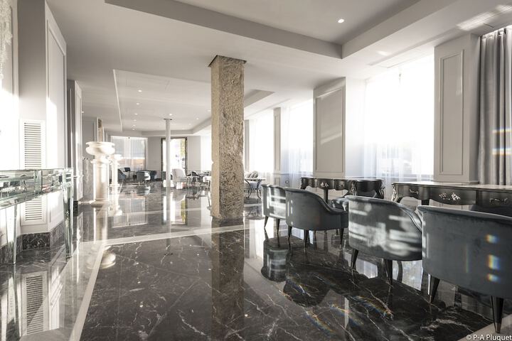 Hotel Interior 22 of 179