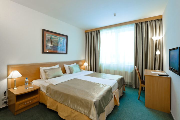 Room 4 of 47