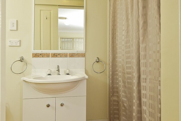 Room 18 of 33