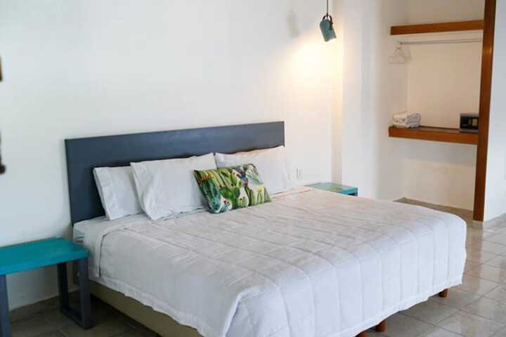 Room 18 of 48