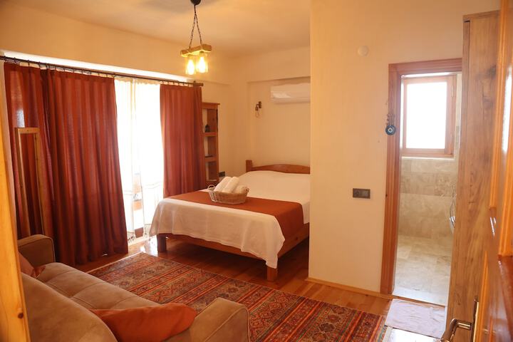 Room 6 of 47