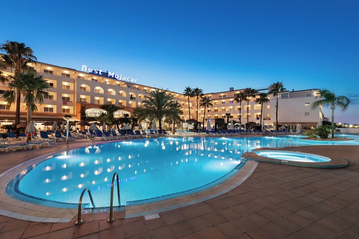 Pools & Facilities