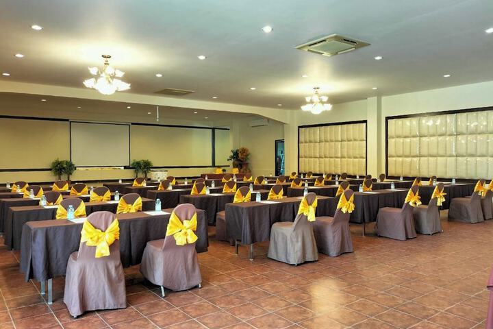 Business Center 111 of 156