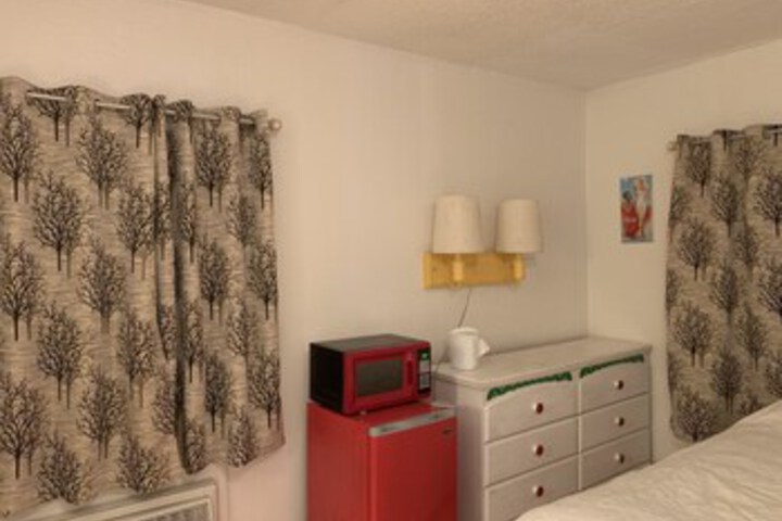 Room 34 of 204