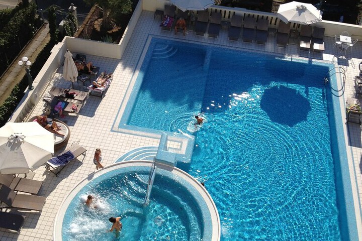Pool 92 of 119