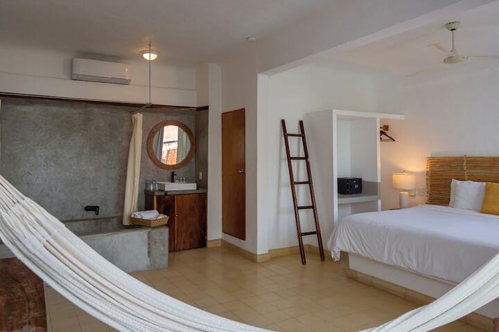 Room 52 of 193
