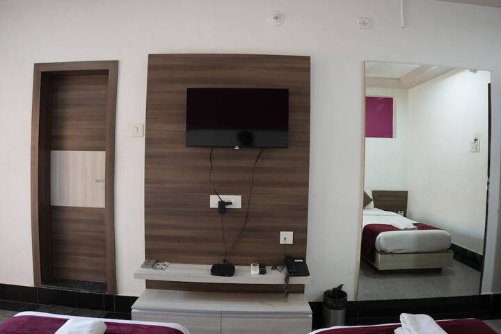 Room 81 of 132
