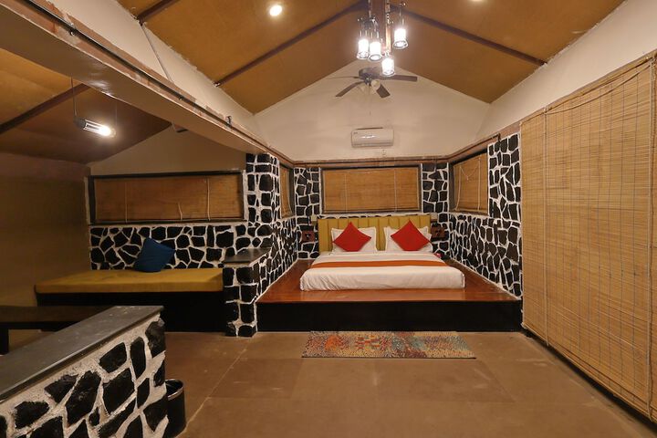 Room 5 of 66