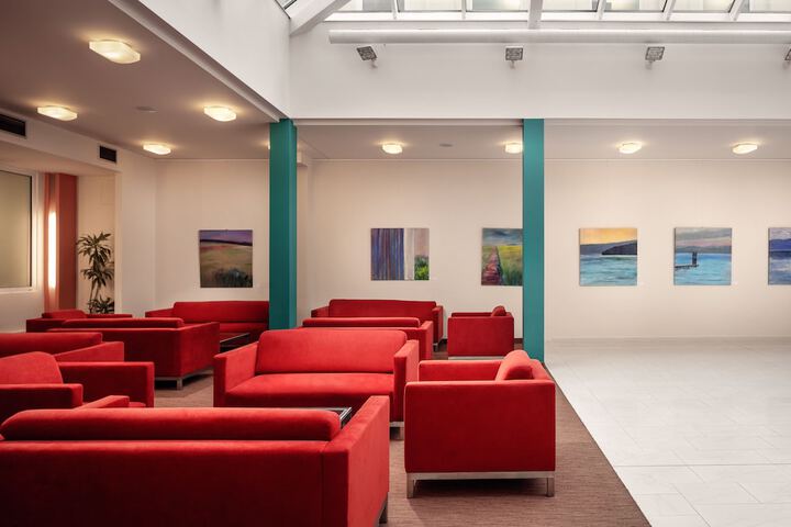 Guest Lobby