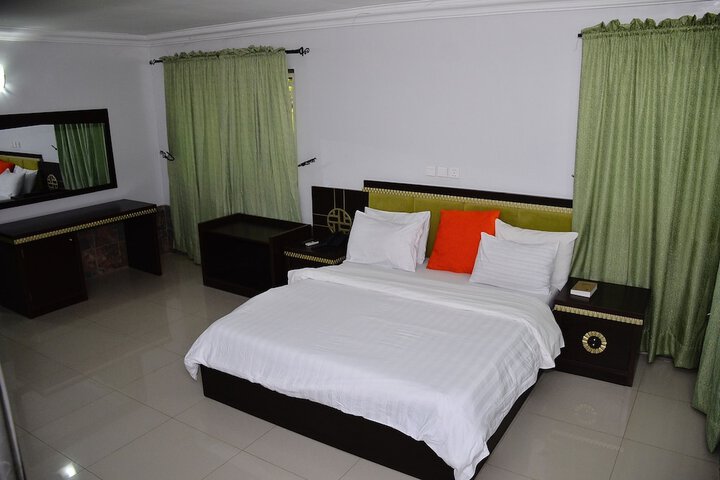 Room 5 of 30