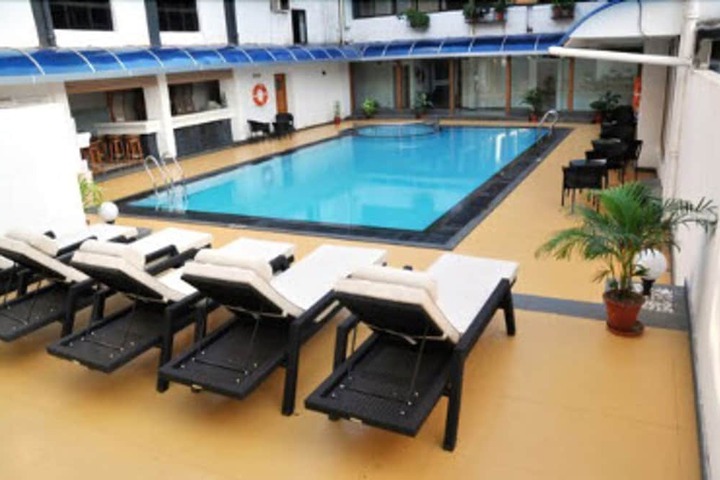 Hotel with Pool