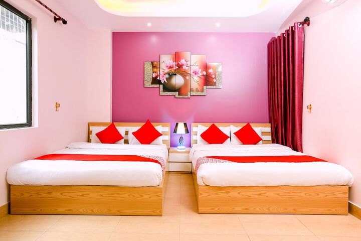Room 12 of 30