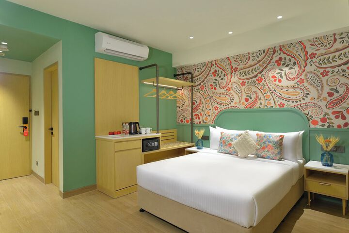 Room 10 of 20
