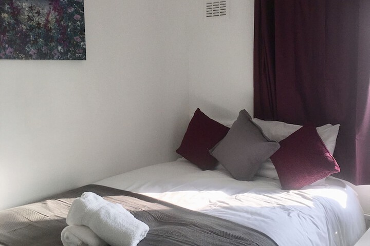 Room 5 of 68