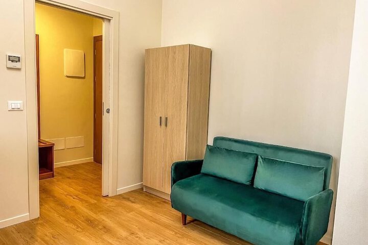 Room 37 of 61