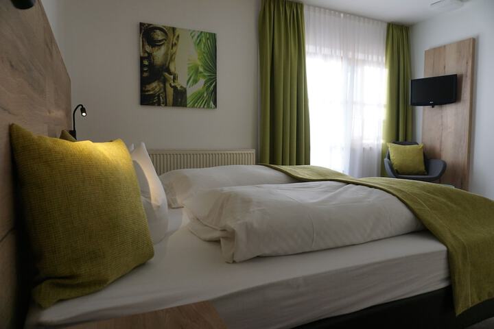 Room 5 of 11