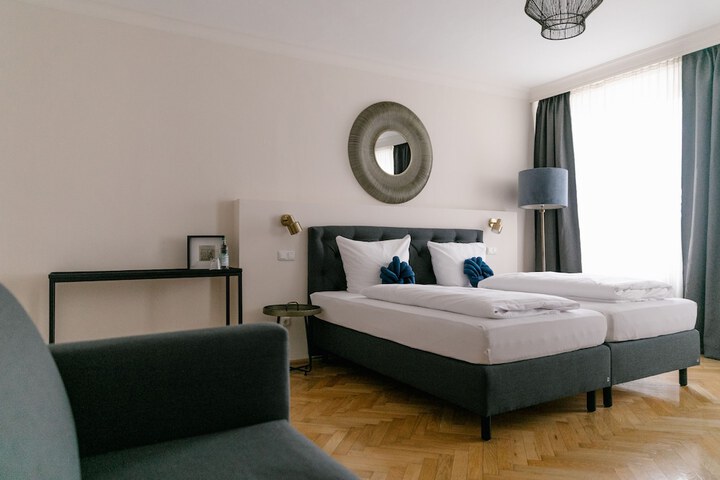 Room 8 of 50