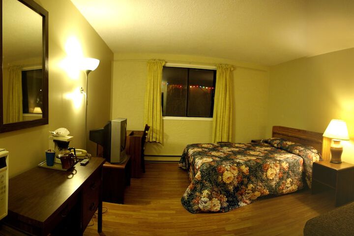Room 4 of 38
